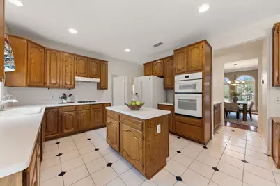 716 Mockingbird Court, Crowley, TX 76036 - Photo 19