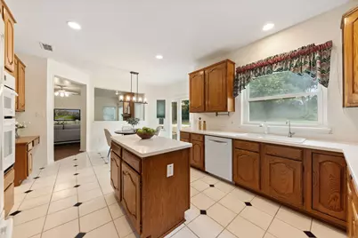 716 Mockingbird Court, Crowley, TX 76036 - Photo 17