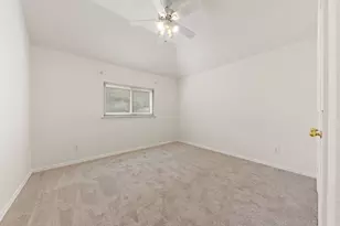 716 Mockingbird Ct, Crowley, TX 76036 - Photo 27