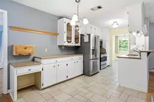 1017 Jarvis Ln, Azle, TX 76020 - Photo 5