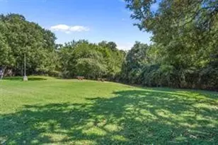 2300 Bamboo Dr, Arlington, TX 76006 - Photo 13