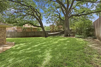 1902 Red Cypress Court, Arlington, TX 76012 - Photo 29