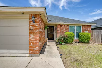 3321 Royal Crest Drive, Fort Worth, TX 76140 - Photo 3