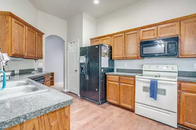 3321 Royal Crest Drive, Fort Worth, TX 76140 - Photo 13