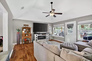 310 Vista Dr, Granbury, TX 76049 - Photo 13