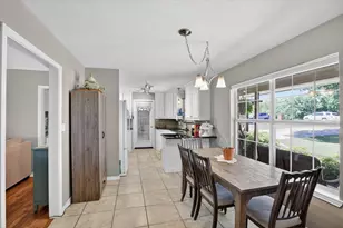 310 Vista Dr, Granbury, TX 76049 - Photo 5