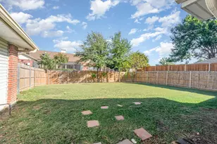 2015 Robin Hill Ln, Carrollton, TX 75007 - Photo 19