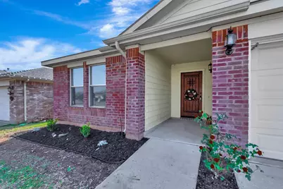 1037 Triple Crown Drive, Fort Worth, TX 76179 - Photo 3