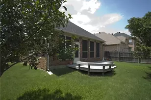 7702 Brookview Ct, Irving, TX 75063 - Photo 9