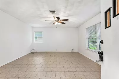 11038 Wyatt Street, Dallas, TX 75218 - Photo 3