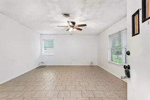 11038 Wyatt St, Dallas, TX 75218 - Photo 3