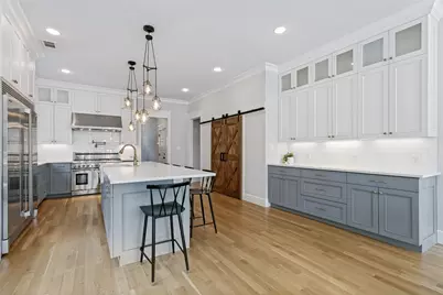 221 Austin Street, Grapevine, TX 76051 - Photo 9