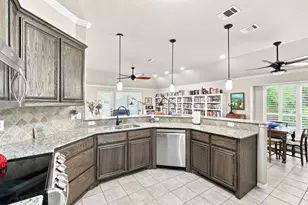 217 Nocona Dr, Waxahachie, TX 75165 - Photo 13