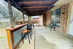 5501 White Dove Dr, Arlington, TX 76017 - Photo 13