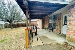 5501 White Dove Dr, Arlington, TX 76017 - Photo 11