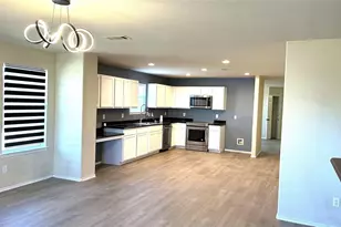 817 Lark Dr, Aubrey, TX 76227 - Photo 5