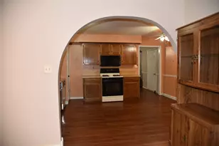 2521 W 5th Ave, Corsicana, TX 75110 - Photo 3