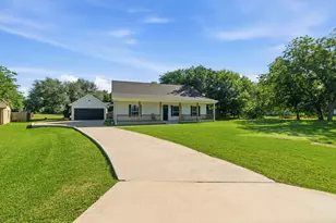 300 Mockingbird Ln, Springtown, TX 76082 - Photo 3