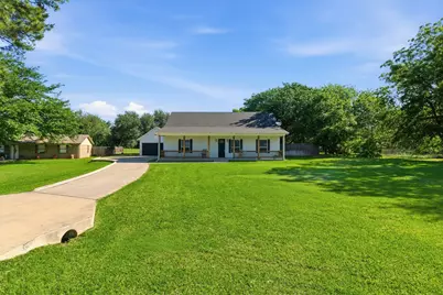 300 Mockingbird Lane, Springtown, TX 76082 - Photo 3