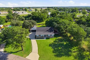 300 Mockingbird Ln, Springtown, TX 76082 - Photo 1