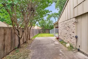 5928 Chisholm Trail, Haltom City, TX 76148 - Photo 31
