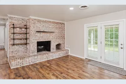 500 W London Street, Bowie, TX 76230 - Photo 9