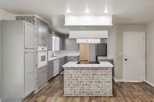 500 W London St, Bowie, TX 76230 - Photo 3
