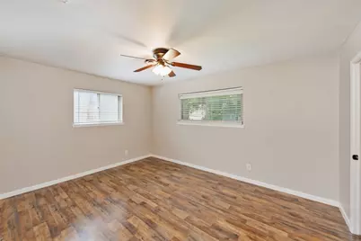 500 W London Street, Bowie, TX 76230 - Photo 19