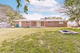 500 W London St, Bowie, TX 76230 - Photo 23