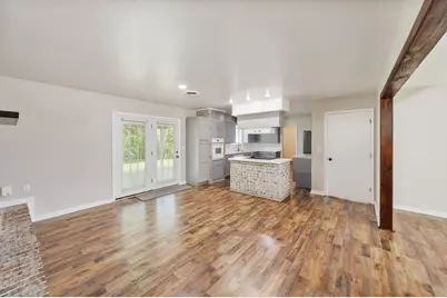 500 W London Street, Bowie, TX 76230 - Photo 13