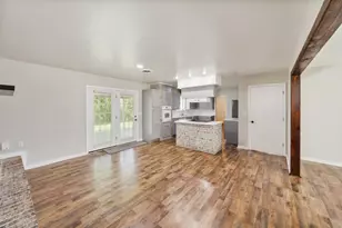 500 W London St, Bowie, TX 76230 - Photo 13