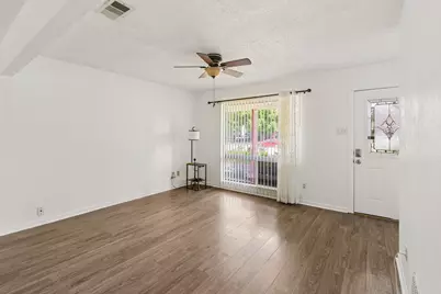 1822 Finley Road, Irving, TX 75062 - Photo 9