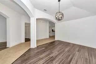 10209 Fossil Valley Dr, Fort Worth, TX 76131 - Photo 3