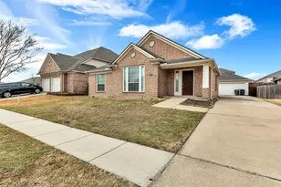 10209 Fossil Valley Dr, Fort Worth, TX 76131 - Photo 1
