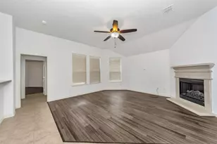 10209 Fossil Valley Dr, Fort Worth, TX 76131 - Photo 25