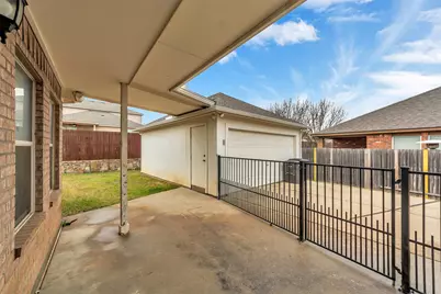 10209 Fossil Valley Drive, Fort Worth, TX 76131 - Photo 33
