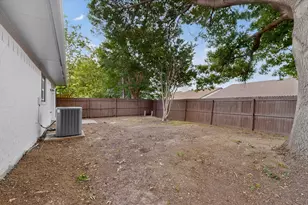 2210 Placid Dr, Carrollton, TX 75007 - Photo 35
