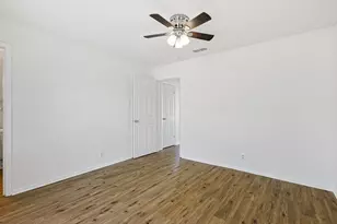 2637 W Randol Mill Rd, Arlington, TX 76012 - Photo 5