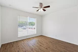 2637 W Randol Mill Rd, Arlington, TX 76012 - Photo 9