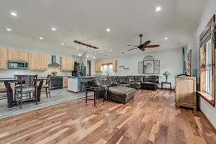 110 Cambridge Dr, Streetman, TX 75859 - Photo 5