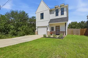 916 Devils River Dr, Granbury, TX 76048 - Photo 3