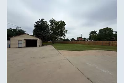 1264 E Maddox Avenue, Fort Worth, TX 76104 - Photo 9