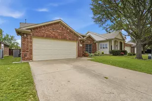 2917 Spotted Owl Dr, Fort Worth, TX 76244 - Photo 3