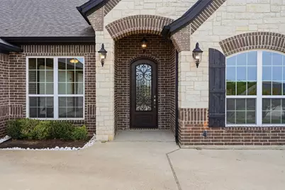 3913 Homestead Court, Granbury, TX 76049 - Photo 3