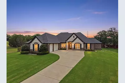3913 Homestead Court, Granbury, TX 76049 - Photo 1
