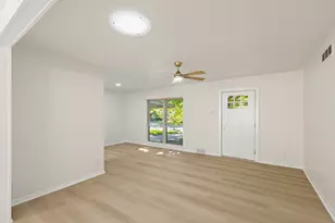 9745 Ash Creek Dr, Dallas, TX 75228 - Photo 9