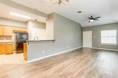 812 Walnut Street, Burleson, TX 76028 - Photo 3