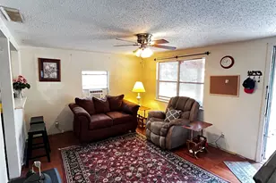 613 Hilltop Dr, Tool, TX 75143 - Photo 3