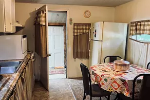 613 Hilltop Dr, Tool, TX 75143 - Photo 9