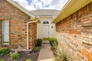 1204 Dogwood Dr, Benbrook, TX 76126 - Photo 3
